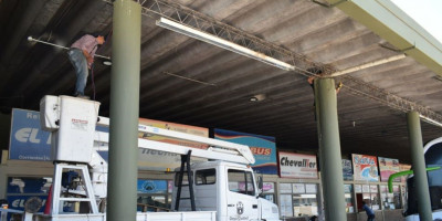 DIRECCIÓN DE SERVICIOS MEJORA ILUMINACIÓN EN ESTACIÓN TERMINAL DE ÓMNIBUS