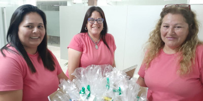 La Direccion de la Mujer acompaño la despedida con regalitos preparados en la Direccion. El viernes en horas de la tarde, el Centro de promoción al Menor No 25 ubicado en el Barrio Sarmiento, despidió el año, los chicos que asisten al centro han podido di