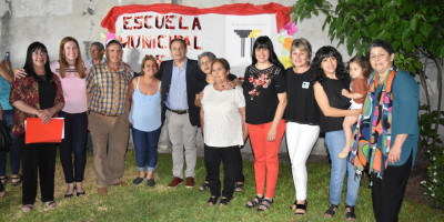 Participaron de la ceremonia los Secretarios de Gobierno Dr. Marcelo Frattini, de Modernización, Innovación, Desarrollo Tecnológico y Educación Dr. Diego Goral y los Directores de Educación Laura Segovia y de Empleo y Capacitación Dr. Damián Pini. El vier
